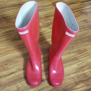 RED Tall Authentic Hunter Boots Size M